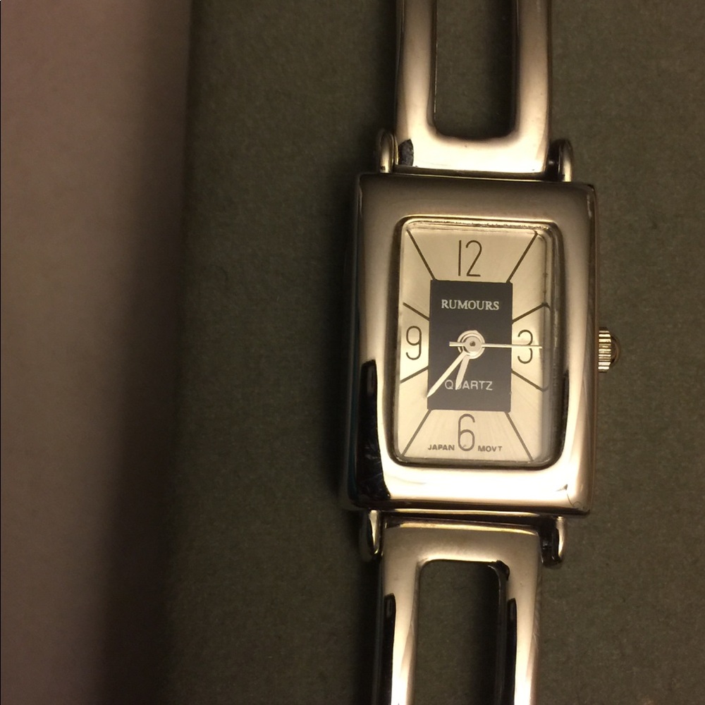 EUC Women Quartz Watch